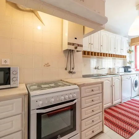 Guestready - Minimalist Downtown Apt With Terrace * Carcavelos (Lisbon)