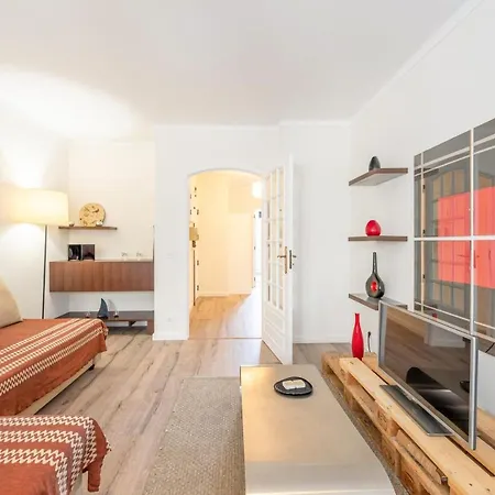 Guestready - Minimalist Downtown Apt With Terrace * Carcavelos (Lisbon)