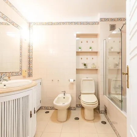 Guestready - Minimalist Downtown Apt With Terrace * Carcavelos (Lisbon)